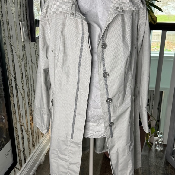 Fen Nelli Rain Coat White and Light Grey Size 16 - Picture 1 of 7
